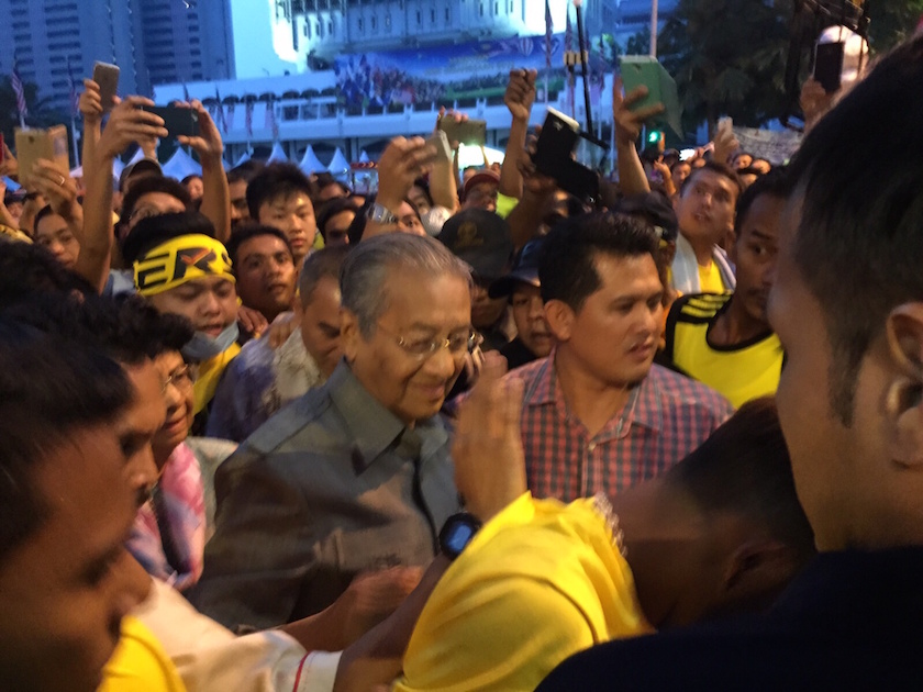 Tun Dr Mahathir Mohamad arrives at the Bersih 4 rally in Kuala Lumpur August 29, 2015. u00e2u20acu201d Picture by Kamles Kumar