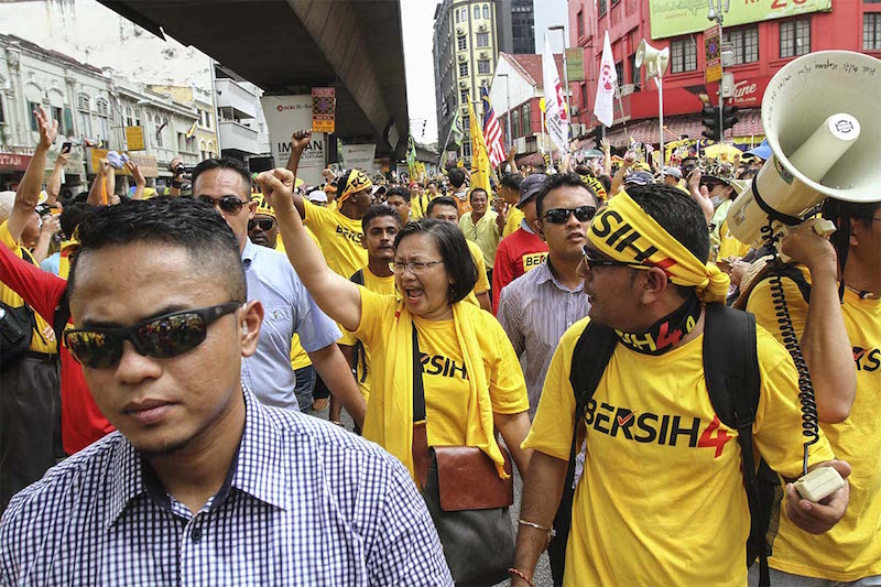 Bersih 2.0 chairman Maria Chin Abdullah marches towards Dataran Merdeka in Kuala Lumpur August 29, 2015. u00e2u20acu201d Picture by Yusof Mat Isa