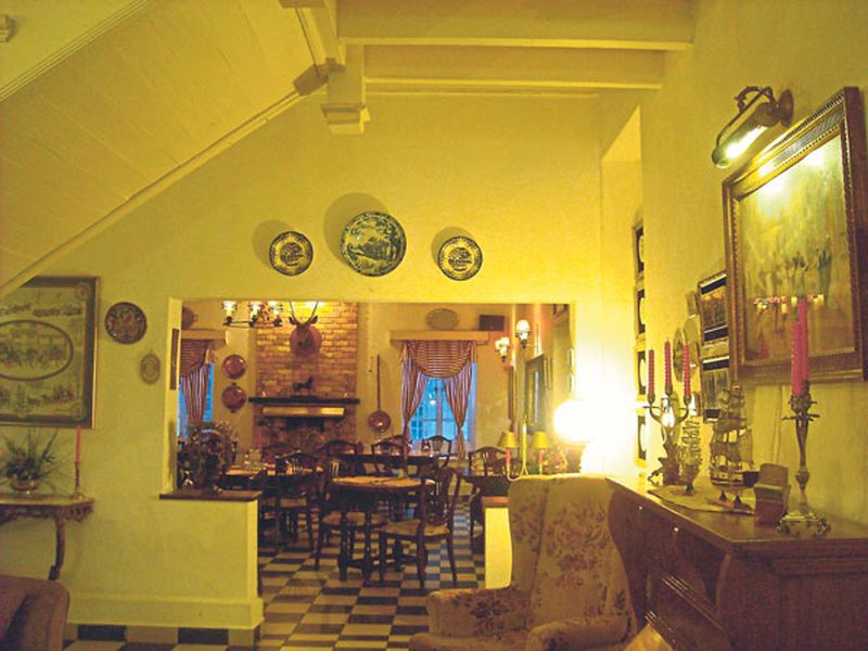 Interior of Ye Olde Smokehouse.