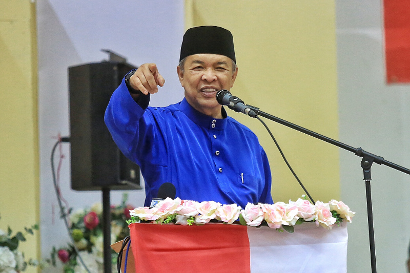 eputy prime minister Datuk Seri Ahmad Zahid Hamidi addressing the Tampin Umno division meeting, August 16, 2015. u00e2u20acu201d Picture by Saw Siow Feng
