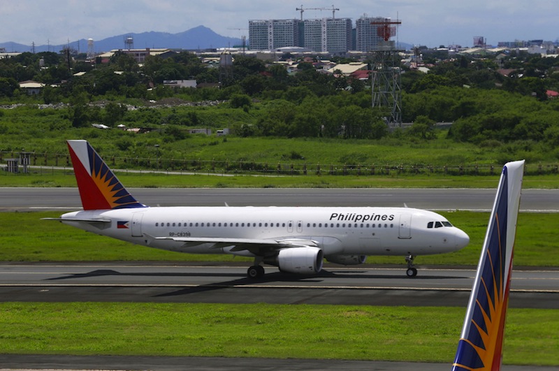 A Philippine Airlines (PAL) aircraft taxis on a runway at Manila International Airport September 3, 2015.u00c2u00a0u00e2u20acu201du00c2u00a0Reuters pic