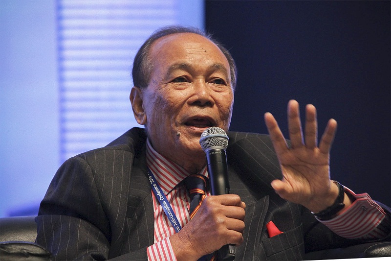 Chairman of Anti-Corruption Advisory Board (MACC), Tunku Abdul Aziz Tunku Ibrahim, delivers a speech at the International Anti-Corruption Conference, in Putrajaya, September 4, 2015. u00e2u20acu201d Picture by Yusof Mat Isa