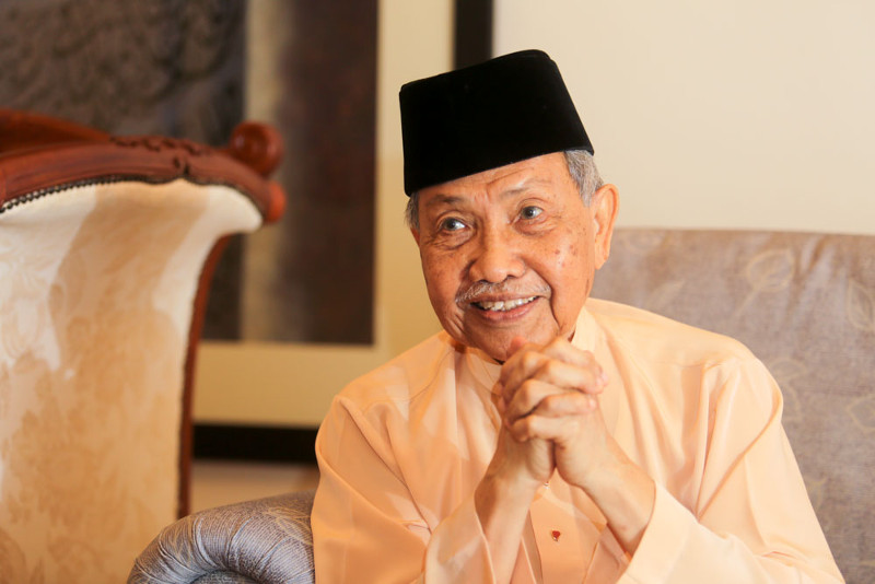 Datuk Baharuddin recalls his younger days growing up in Kuala Selangor and studying in England.