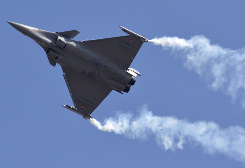 A Dassault Rafale combat aircraft performs during the inauguration ceremony of u00e2u20acu02dcAero India 2013u00e2u20acu2122 at Yelahanka air force station on the outskirts of Bengaluru, India, in this February 6, 2013 file photo. u00e2u20acu201d Reuters pic