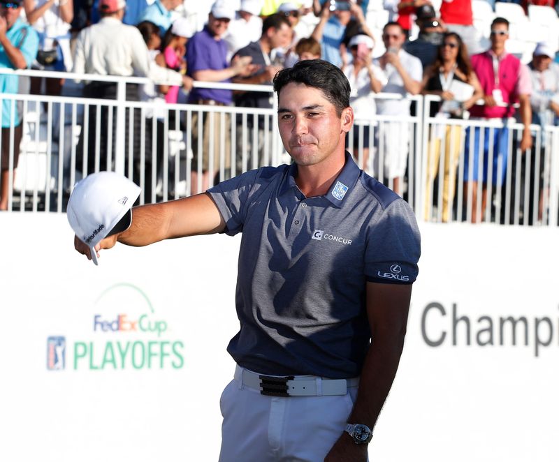 Jason Day tips his hat to fans after winning the BMW Championship at Lake Forest, Illinois September 20, 2015. u00e2u20acu201d Reuters pic