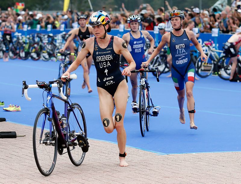 Gwen Jorgensen (left) in the bicycle portion of the Elite Woman 2015 ITU World Triathlon Grand Final Chicago, September 18, 2015. u00e2u20acu201d Reuters pic