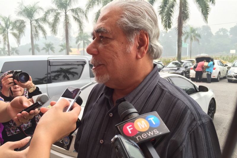 PAS elections director Datuk Mustafa Ali arrives at the PKR headquarters for a meeting, September 14, 2015. u00e2u20acu201d Picture by Zurairi AR