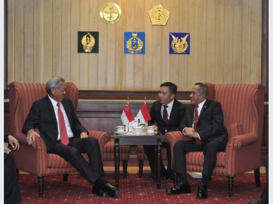 Dr Ng (left) meeting with Indonesian Defence Minister GEN (Rtd) Ryamizard Ryacudu at Indonesiau00e2u20acu2122s Ministry of Defence. u00e2u20acu201d MINDEF pic