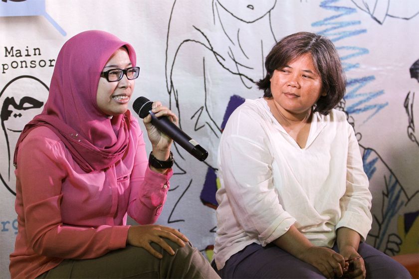 Yati Kaprawi (right) and Fadiah Nadwa, speakers for the 'Siapa bilang gadis Melayu tak melawan?' forum organised by Projek Dialog at the Art for Grabs festival at Petaling Jaya on Sept 12, 2015.