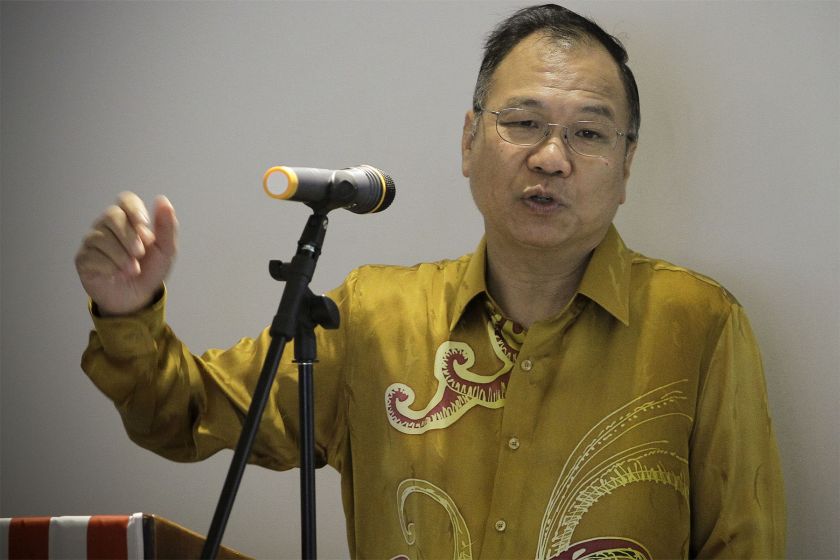 Prof Woo Wing Thye delivers his public lecture on the Malaysian economy in Bangsar, September, 2015. u00e2u20acu201d Picture by Yusof Mat Isa