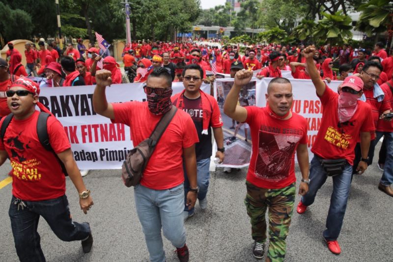 Protesters are seen marching into Padang Merbok. u00e2u20acu2022 Picture by Choo Choy May 