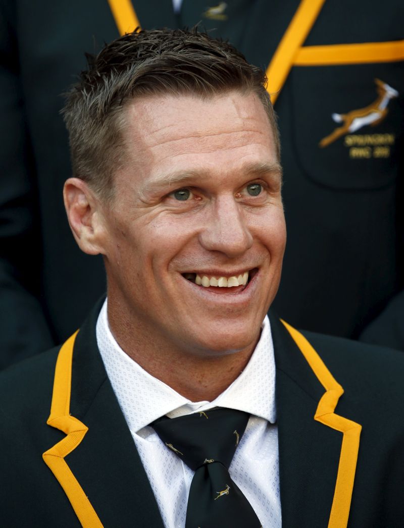 South Africa rugby captain Jean de Villiers in Johannesburg, September 11, 2015, at the public farewell ahead of their departure for the World Cup in England REUTERS/Siphiwe Sibeko