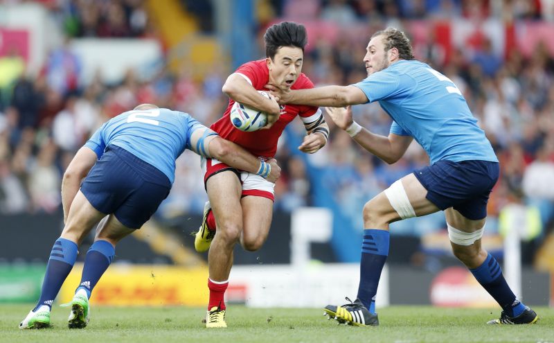 Italy v Canada - IRB Rugby World Cup 2015 Pool D - Elland Road, Leeds, England - 26/9/15 Canadau00e2u20acu2122s Nathan Hirayama in action with Italyu00e2u20acu2122s Leonardo Ghiraldini and Joshua Furno Action Images via Reuters / Ed Sykes Livepic