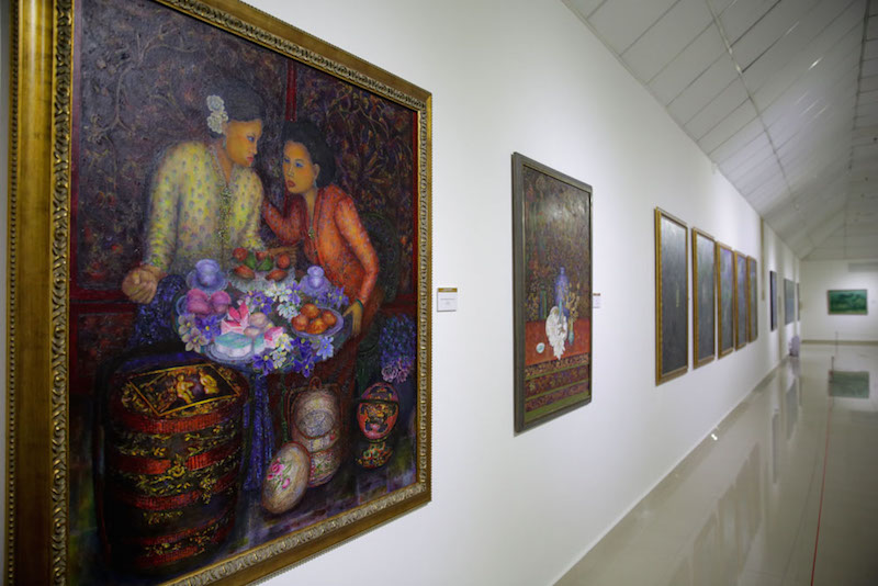 ‘Woman, Oh Woman, My Friend, My Sister’ depicts an intimate scene between two Nyonyas enjoying an afternoon tea.