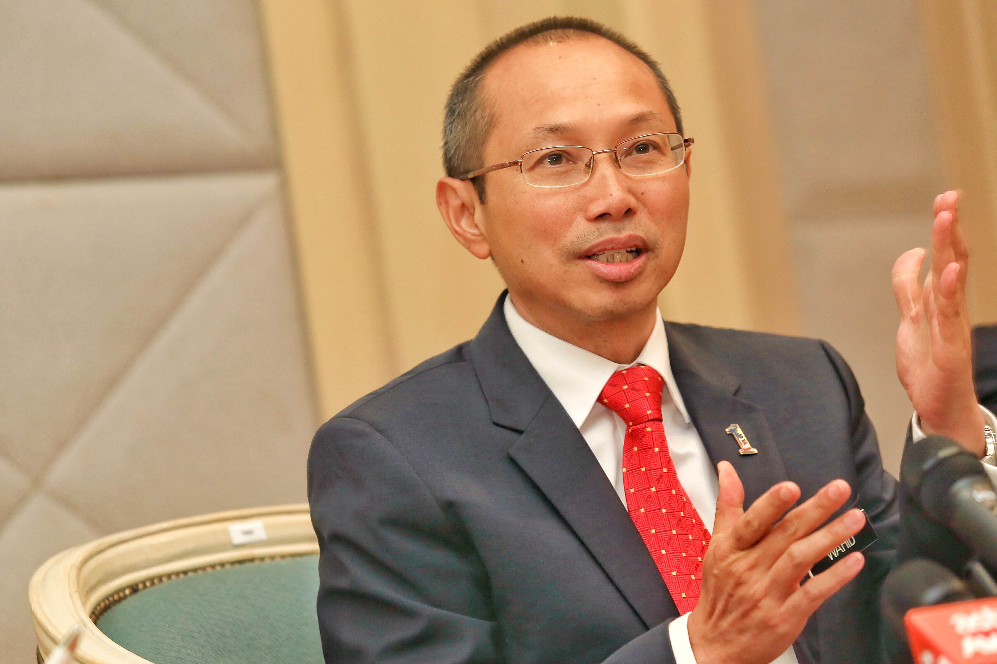 Economic Special Committee chairman Datuk Seri Abdul Wahid Omar speaks at a news conference in Putrajaya, on September 1, 2015. u00e2u20acu201d Picture by Saw Siow Feng