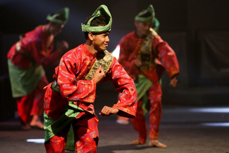 IB performers dancing to the u00e2u20acu02dcZapin Budiu00e2u20acu2122 song during the u00e2u20acu02dcSounds of Kelantanu00e2u20acu2122 fundraiser concert for 2014 flood victims, held in Kuchai Lama, Kuala Lumpur October 3, 2015. u00e2u20acu201d Picture by Choo Choy May