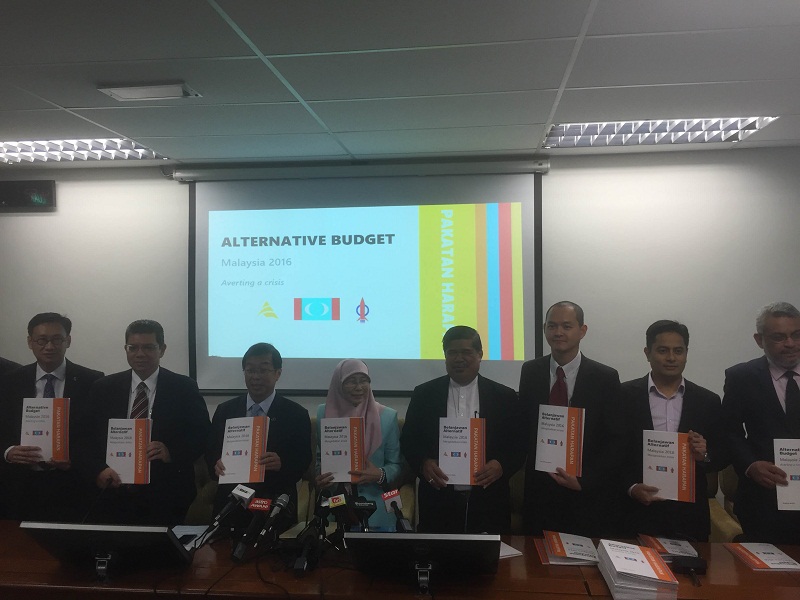 Pakatan Harapan lawmakers presenting the Alternative Budget 2016 at Dewan Rakyat today. u00e2u20acu201d Picture by Kamles Kumar 