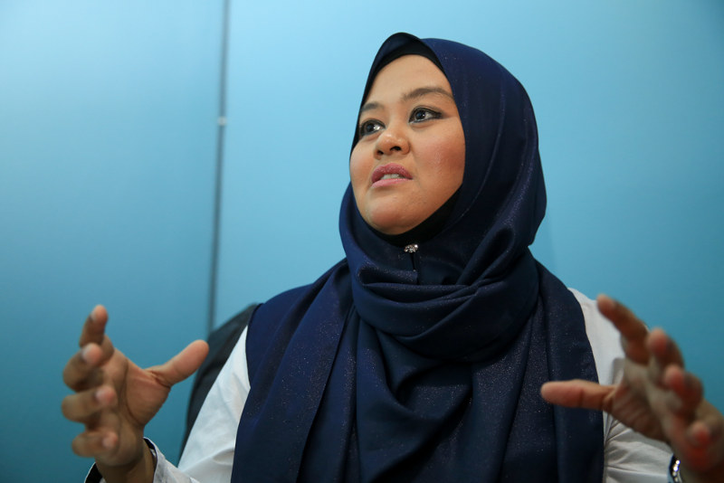 Emy Yuzliza Yahya speaks to Malay Mail Online on September 23, 2015, in Bangi. — Picture by Saw Siow Feng