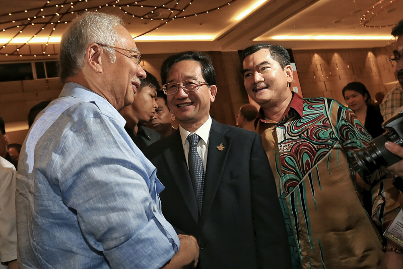 Prime Minister Datuk Seri Najib Razak who is also Barisan Nasional chairman arrives to officiate the Gerakan partyu00e2u20acu2122s 44th National Delegates Conference at Setia Convention Centre, Shah Alam, Oct 18, 2015. u00e2u20acu201d Picture by Saw Siow Feng