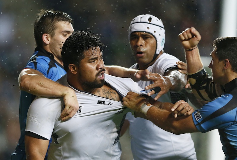 Uruguay's Agustin Ormaechea clashes with Fiji's Campese Ma'afu before being shown a red card during the Uruguay v Fiji IRB Rugby World Cup 2015 Pool A game at Stadium MK, Milton Keynes, England.u00c2u00a0u00e2u20acu201d Reuters picn