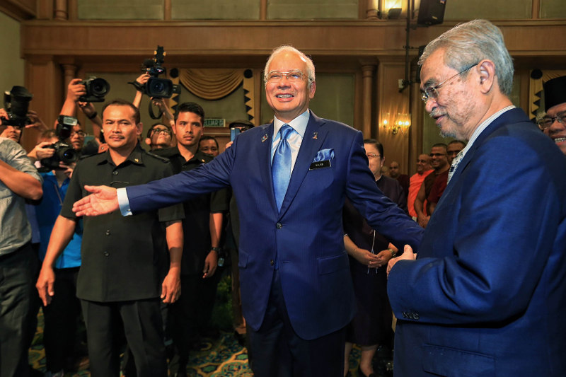 Prime Minister Datuk Seri Najib Razak arrives to launch the international conference on u00e2u20acu02dcAgama dan Keharmonian Hidup Bersamau00e2u20acu2122 on Oct 27, 2015 at IKIM, Jalan Duta, Kuala Lumpur. u00e2u20acu201d Picture by Saw Siow Feng