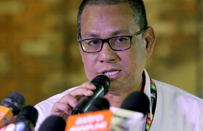 Prasarana Malaysia Bhd Group CEO, Datuk Azmi Abdul Aziz speaking during the launch of the AirAsia Bukit Bintang Monorail station, October 9, 2015. u00e2u20acu201d Picture by Yusof Mat Isa