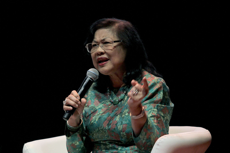 Tan Sri Rafidah Aziz speaks at the Global Transformation Forum at the Kuala Lumpur Convention Centre in Kuala Lumpur, October 22, 2015. u00e2u20acu201d Picture by Yusof Mat Isa
