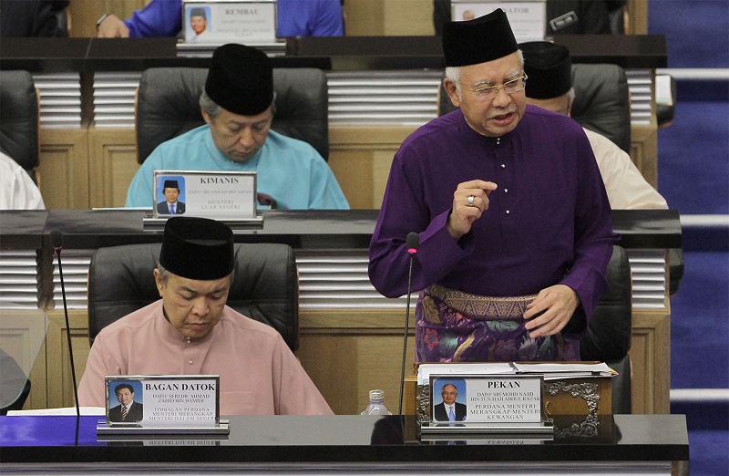 Prime Minister Datuk Seri Najib Razak tables the 2016 budget at Parliament in Kuala Lumpur, October 23, 2015. u00e2u20acu201d Picture by Yusof Mat Isa