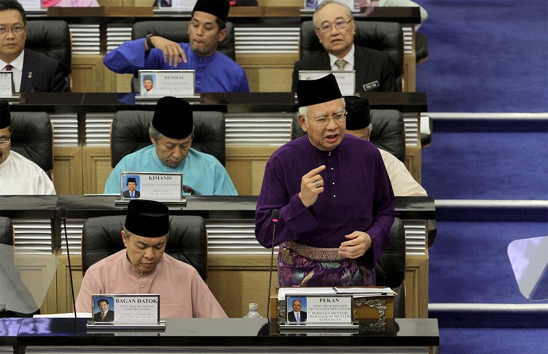 Prime Minister Datuk Seri Najib Razak tables the 2016 budget at Parliament in Kuala Lumpur, October 23, 2015. u00e2u20acu201d Picture by Yusof Mat Isa