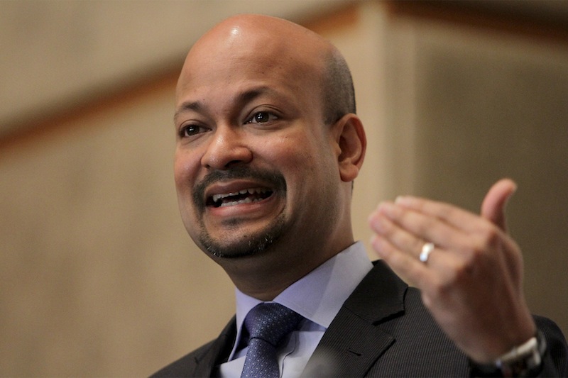 1MDB president and group executive director Arul Kanda speaks during a news conference at the Royal Chulan in Kuala Lumpur, October 31, 2015. u00e2u20acu201d Picture by Mohd Yusof Mat Isa 