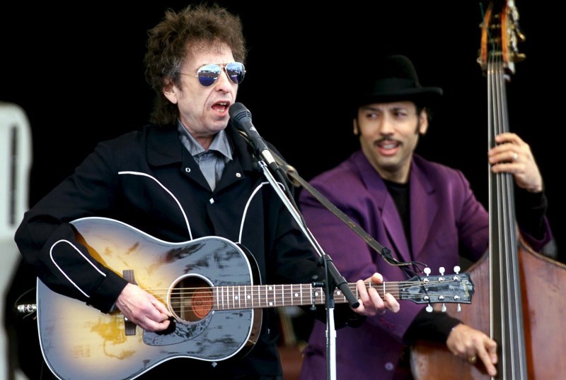 Bob Dylan performs on stage during the Top of the Mountain Concert in the ski-resort of Ischgl in Austriau00e2u20acu2122s southern region of Tirol in this May 1, 1999 file photo. u00e2u20acu201d Reuters pic