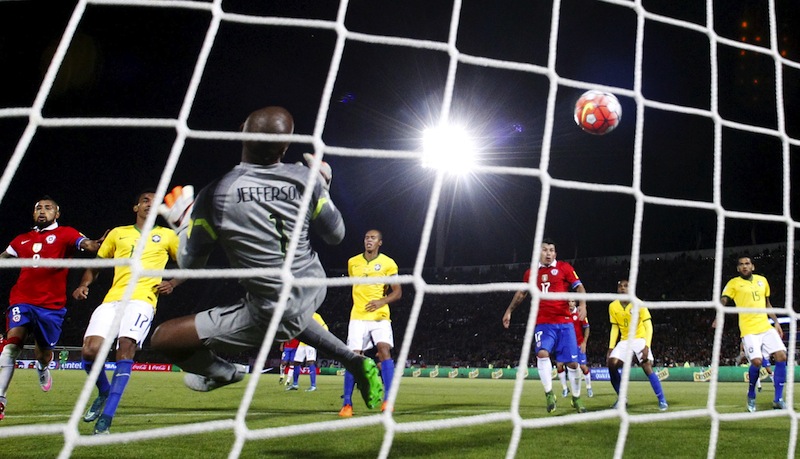 Brazil's goalkeeper Jefferson fails to stop a goal scored by Eduardo Vargas (not Pictured) of Chile during their 2018 World Cup qualifying  match in Santiago, Chile, October 8, 2015. u00e2u20acu201du00c2u00a0Reuters pic