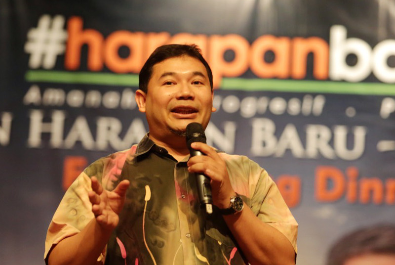 PKRu00e2u20acu2122s Rafizi Ramli speaking during Parti Amanah Negarau00e2u20acu2122s fundraising dinner at Thean Hou Temple in Kuala Lumpur, Oct 7, 2015. u00e2u20acu201d Picture by Choo Choy May