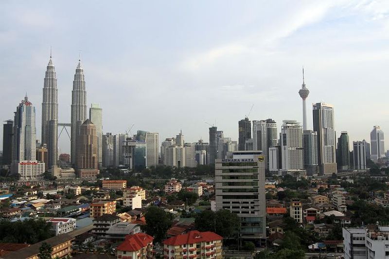 Clear sky is visible over the Kuala Lumpur skyline. u00e2u20acu201d Picture by Yusof Mat Isa 