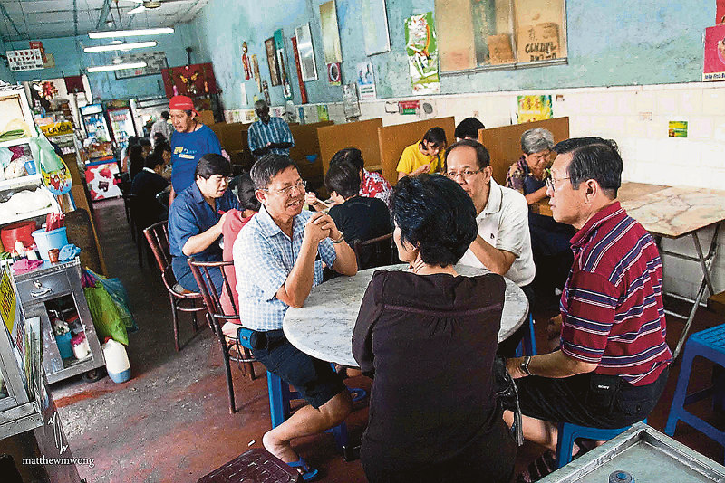 Coffee shop operators want a higher GST-exclusion margin. u00e2u20acu201d Picture by Firdaus Latif