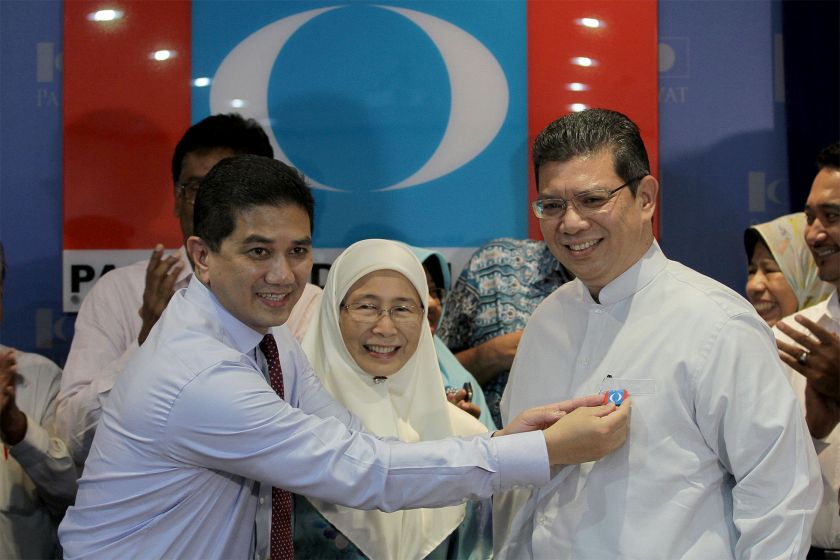Saifuddin (right) cited his divergent reform views with the Umno and ruling Barisan Nasional (BN) leadership as one of the main reasons for quitting the Malay party for PKR. u00e2u20acu201d Picture by Yusof Mat Isa