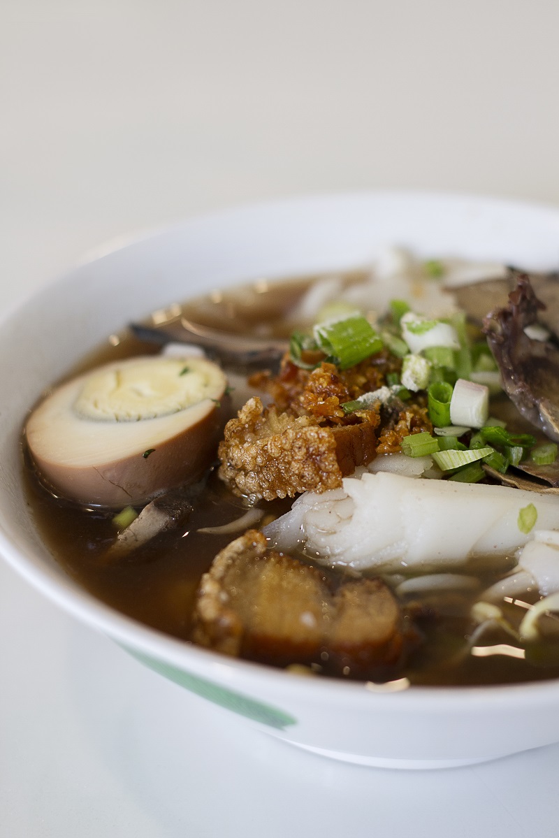 Moobaan Thai’s kuey chap nam kon is the Thai version of kway chap, a traditional Teochew noodle soup in braised meat broth.