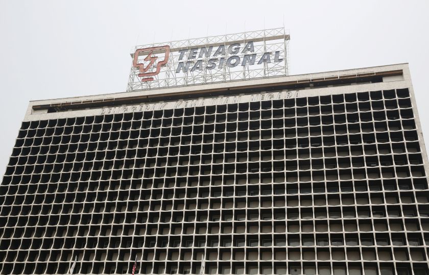 A view of Tenaga Nasional Berhad headquarters in Kuala Lumpur, Malaysia, October 14, 2015. Malaysian utility heavyweight Tenaga is inching towards a multi-billion dollar purchase of energy assets from 1MDB after a rival bidder dropped out. u00e2u20acu201d Reuters pic