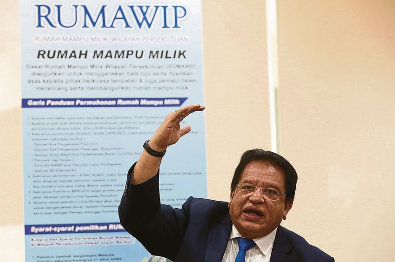 Datuk Seri Tengku Adnan Tengku Mansor wants more people to use public transport. u00e2u20acu201d Picture by Zuraneeza Zulkifli