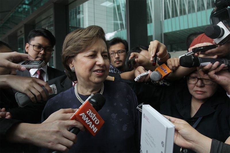 Tan Sri Dr Zeti Akhtar Aziz speaks to members of the media at Sasana Kijang in Kuala Lumpur, October 24, 2015. u00e2u20acu2022 Picture by Yusof Mat Isa 