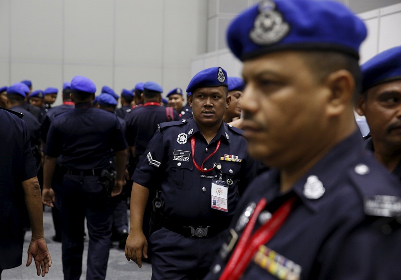 Malaysian police leave a security briefing at the 27th Association of Southeast Asian Nations (Asean) summit in Kuala Lumpur, November 18, 2015. u00e2u20acu201d Reuters pic