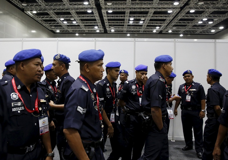 Malaysian police leave a security briefing at the 27th Association of Southeast Asian Nations (Asean) summit in Kuala Lumpur, November 18, 2015. u00e2u20acu201d Reuters pic