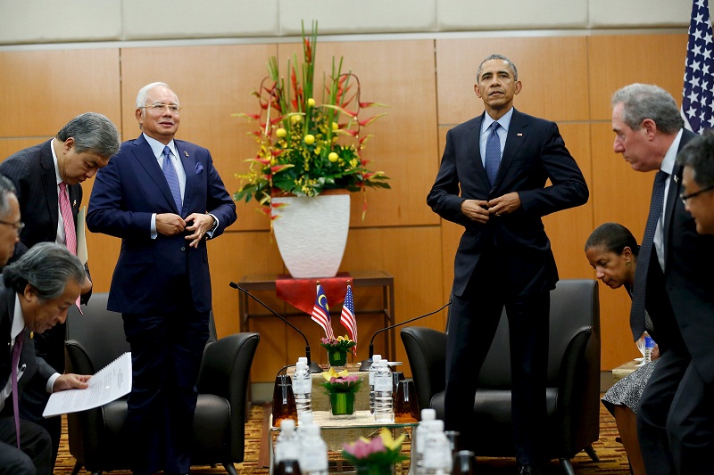 Prime Minister Datuk Seri Najib Razak and US President Barack Obama rise after speaking to reporters about their bilateral meeting before the start of the Asean Summit in Kuala Lumpur, November 20, 2015. u00e2u20acu201d Reuters pic