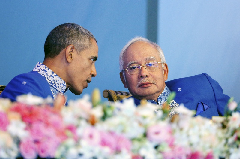 US President Barack Obama and Prime Minister Datuk Seri Najib Razak (right) talk during the gala dinner at the 27th Association of Southeast Asian Nations (Asean) summit in Kuala Lumpur, Malaysia, November 21, 2015. u00e2u20acu201d Reuters pic