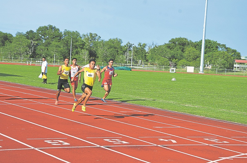 Badrul winning the 100m final on Monday. u00e2u20acu201d Picture by Malay Mail
