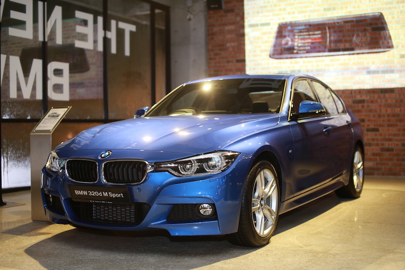 The new 320d features the latest 4-cylinder diesel engine. 