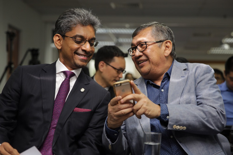 Former Attorney-General Tan Sri Abdul Gani Patail (right) and Steven Thiru, president of Malaysia Bar attending the Bar Council forum on u00e2u20acu02dcSOSMA u00e2u20acu201c Wolf in Sheep's Clothing?u00e2u20acu2122 on Nov 3, 2015. u00e2u20acu201d Picture by Choo Choy May