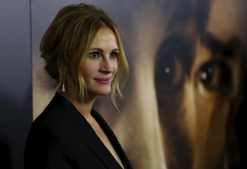 Cast member Julia Roberts poses at the premiere of 'Secret in Their Eyes' at the Hammer Museum in Los Angeles, California November 11, 2015. u00e2u20acu201d Reuters pic