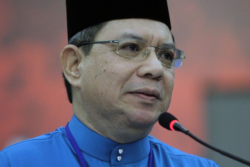 Datuk Saifuddin Abdullah delivers his speech at the PKR Congress in Shah Alam, November 28, 2015. u00e2u20acu201d Picture by Yusof Mat Isa