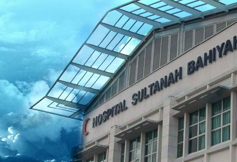 Mohd Irfan Azizan, 13, dibelasah lima pelajar senior di luar bilik asrama sekolah itu jam 3 pagi kerana dituduh curi telefon bimbit.